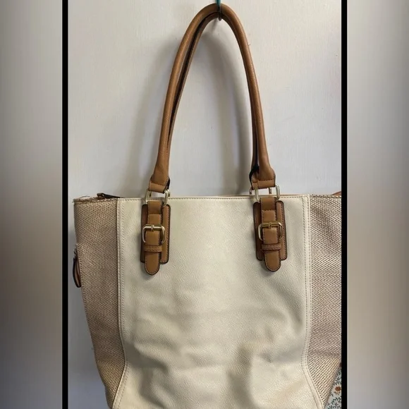 Apt 9 multi-pocket tote. - Picture 3 of 6